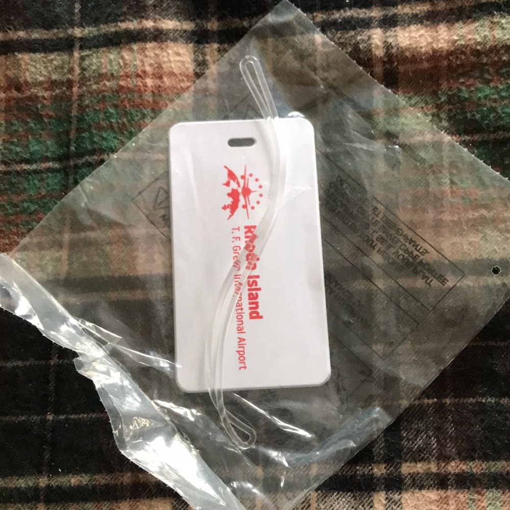 NWT International Airport Luggage Tag and Notepad Set - Picture 4 of 5